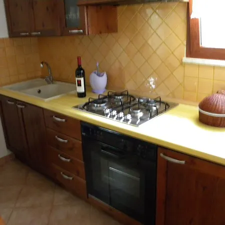 Artistika Golden Apartment Capitana